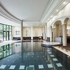 & Le Pavillon Hotel